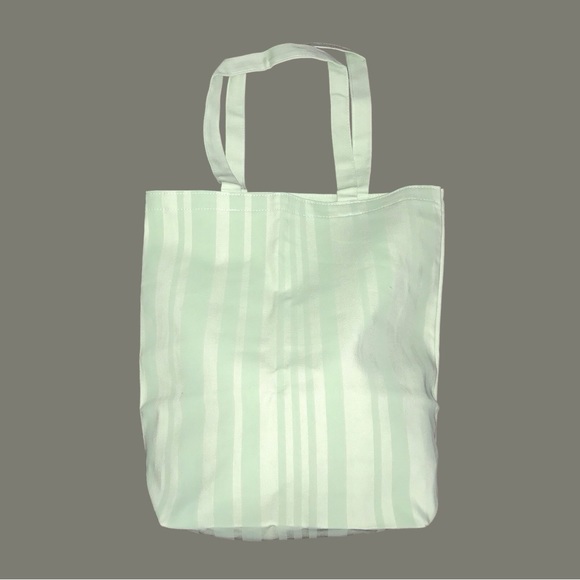 NWOT Vogue 2023 Tote Bag - Picture 5 of 5